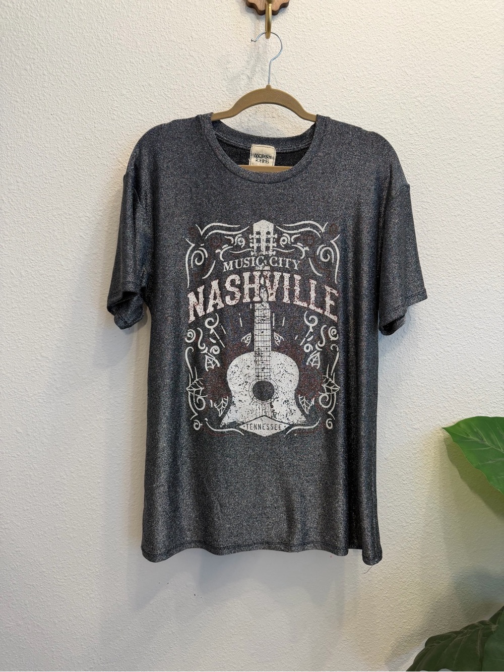 Modish Rebel Nashville Metallic T-Shirt ✨🎸